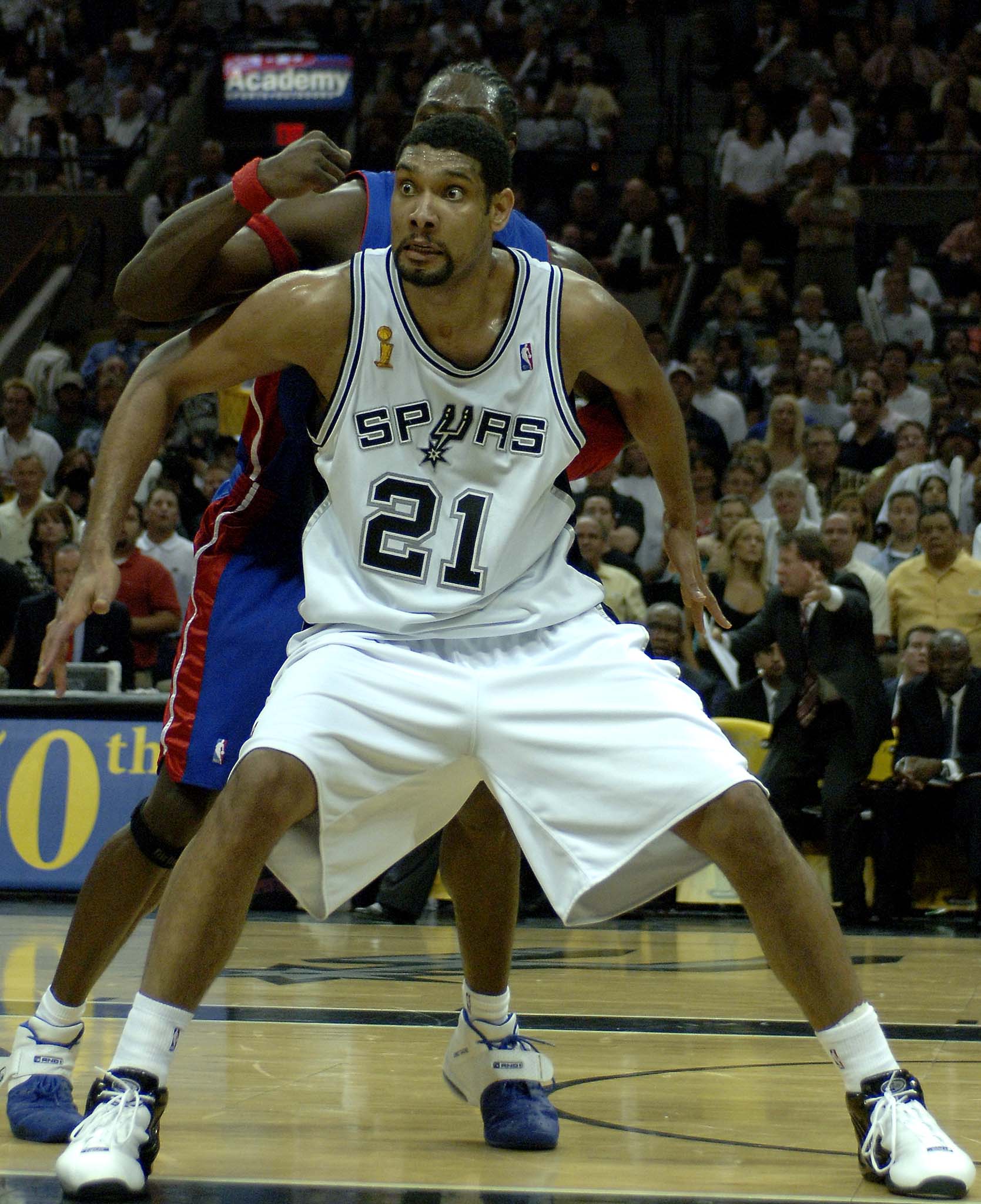 勇士门面在联赛再夺风头（勇士当家球星再度成为联赛焦点）