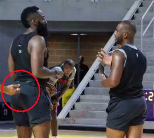 图片报：尤文和费内巴切想冬窗签磁卡，但球员不考虑提前离队（图片报：尤文、费内巴切欲冬窗引进磁卡，但球员无意提前离队）