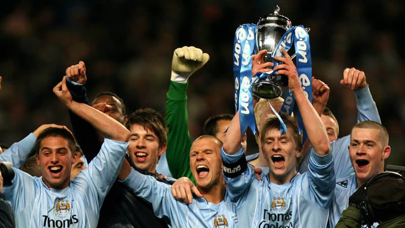 记者：前海港外援奇塔迪尼上海旅游期间专程重返俱乐部拜访（记者：奇塔迪尼来沪旅游期间专程回访海港俱乐部）