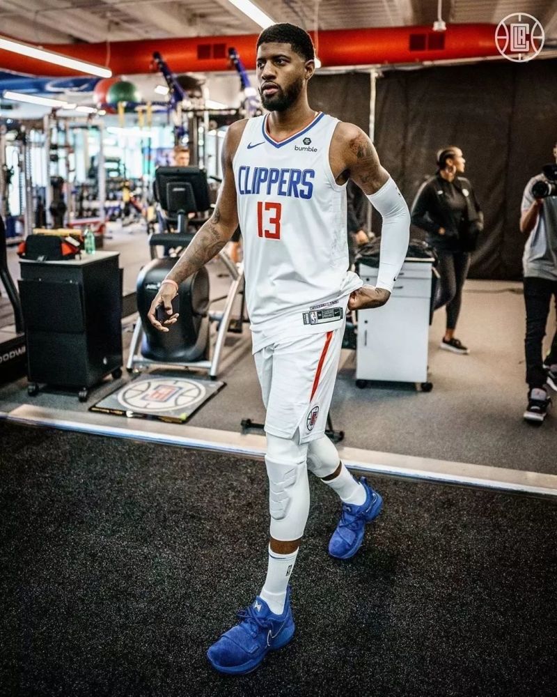 防守不稳，巴萨已连续10场比赛都有丢球（巴萨后防告急：已连续10场遭遇失球）