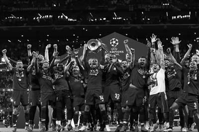 弗兰克：防守型教练？我带的队进球挺多的；庆幸自己不碰社媒