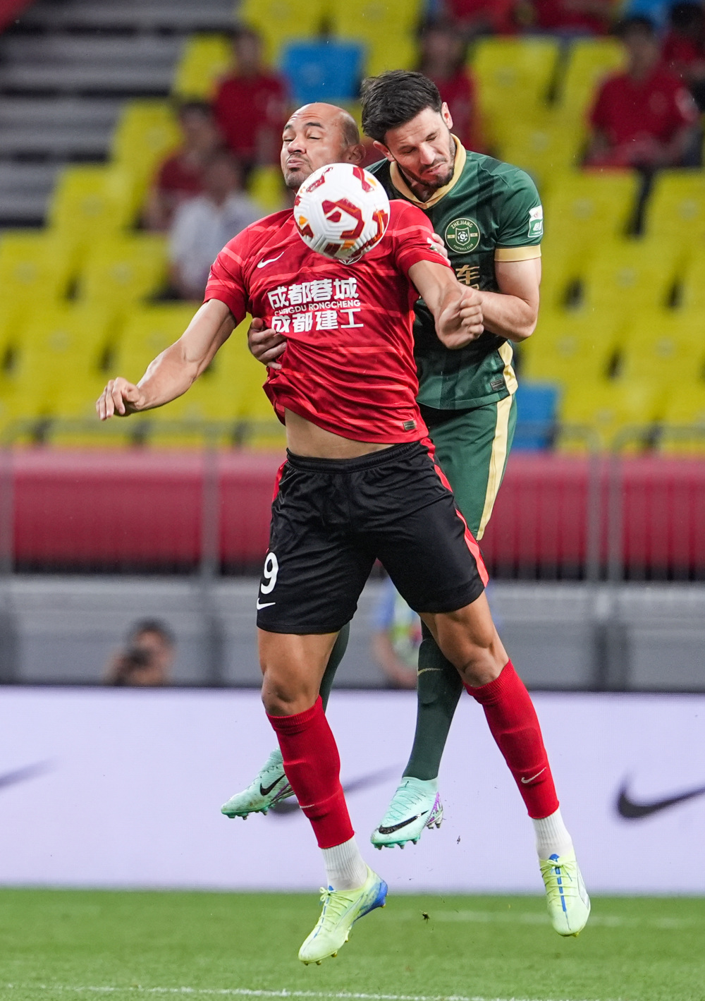 米体：米兰vs科莫的意甲联赛已经几乎不可能在珀斯举行（米体：米兰战科莫的意甲赛几乎无缘在珀斯进行）