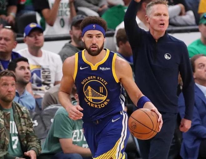 足球英超争冠形势复杂，六队仍有希望（英超争冠形势扑朔迷离 六队仍具夺冠希望）