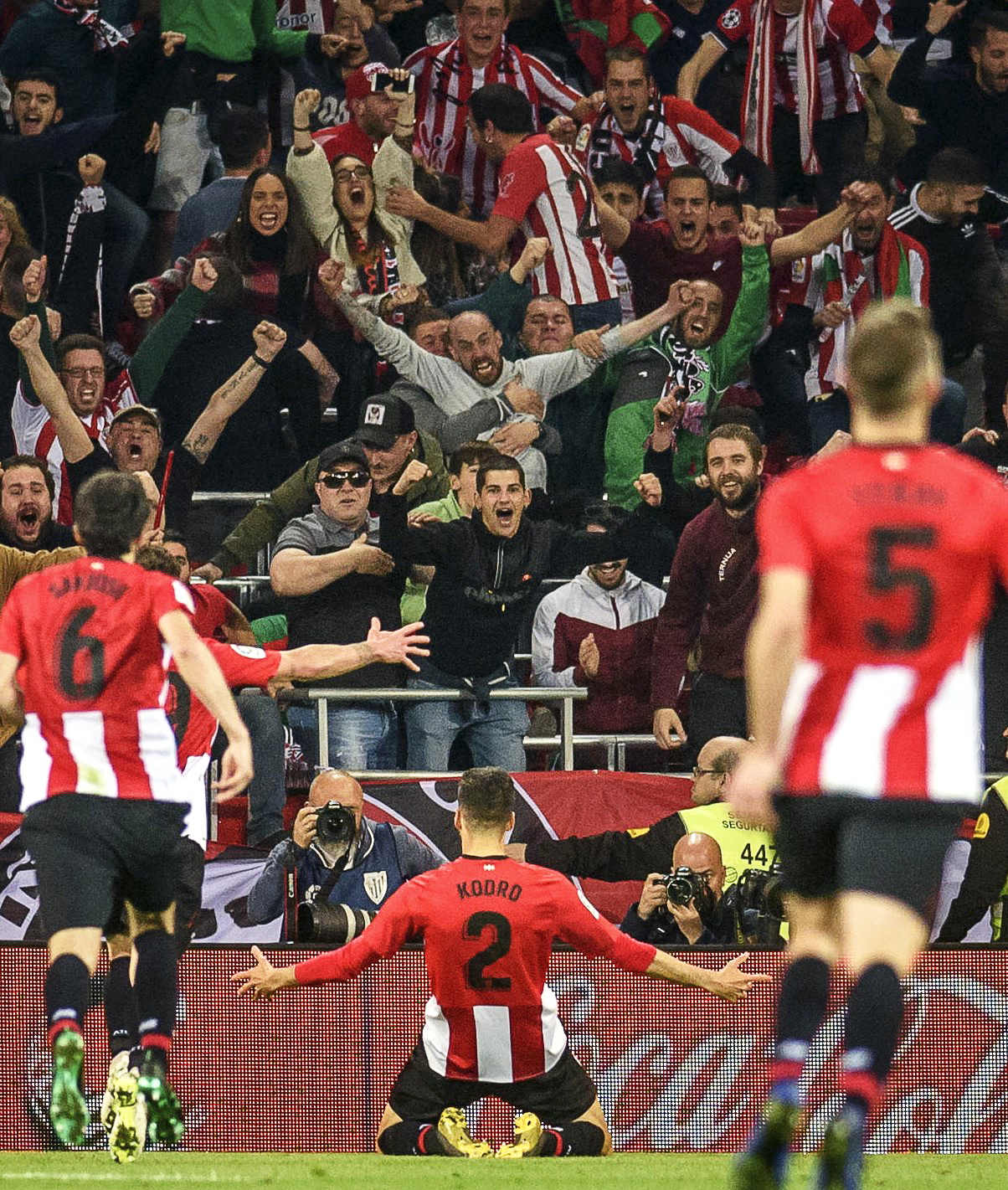 罗马诺：加纳乔仍渴望加盟切尔西，在等切尔西的报价（罗马诺：加纳乔依然盼投切尔西，正等待蓝军报价）