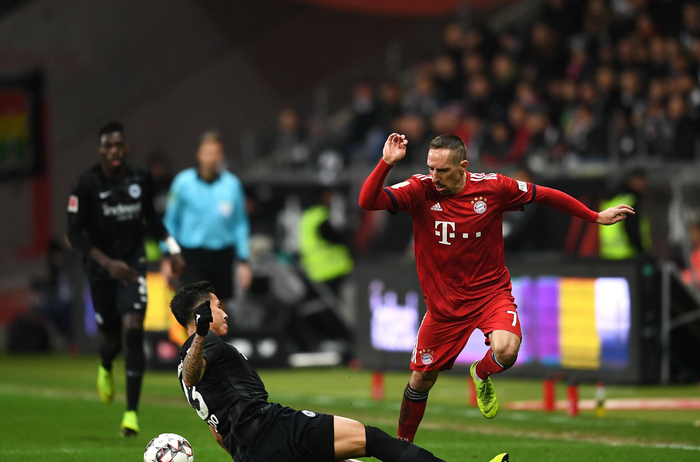 欧冠球员表现评析：C罗连续进球,（欧冠赛场表现解析：C罗连场破门）