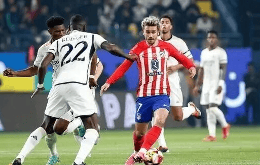 TA：曼城明夏可能签右后卫和右边锋，他们仍在关注利夫拉门托