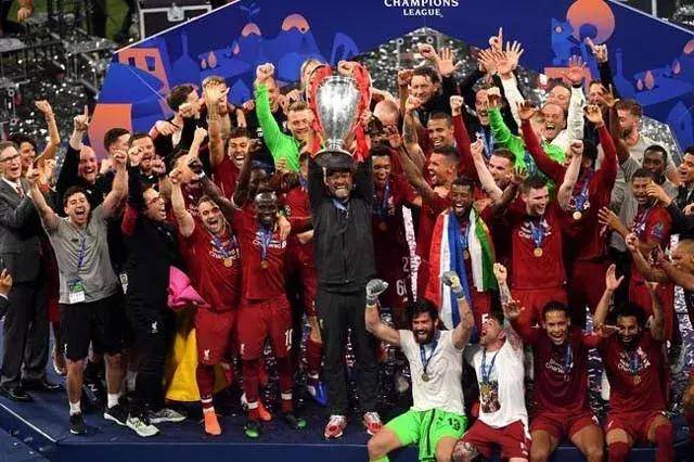 官方：孔蒂当选2025意足球盛典最佳教练，那不勒斯最佳俱乐部（官方宣布：孔蒂当选2025年意足盛典最佳教练，那不勒斯荣膺最佳俱乐部）